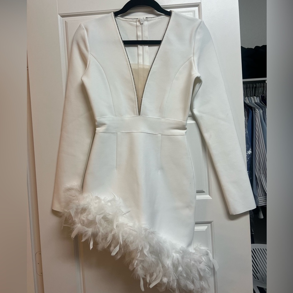 FLIRTY FAUX FEATHER TRIM PLUNGING LONG SLEEVE MINI BANDAGE DRESS - WHITE